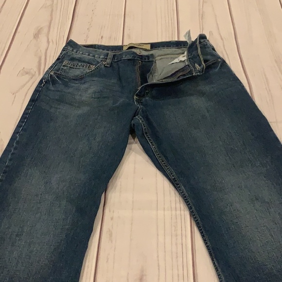 Wrangler Blue Jeans Size 34X30 - Picture 5 of 9